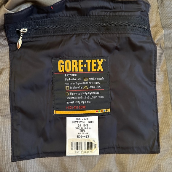 REI Women's Red Gore-Tex Outdoor Rain Hooded Jacket Size 14 - Picture 6 of 11